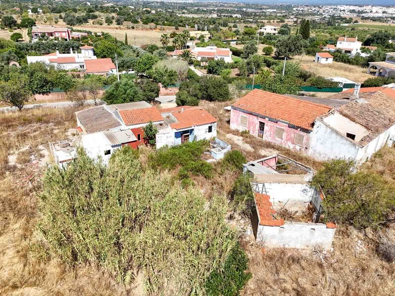 Quinta bem localizada Lagoa (Algarve) - água da rede, electricidade, cultura arvense