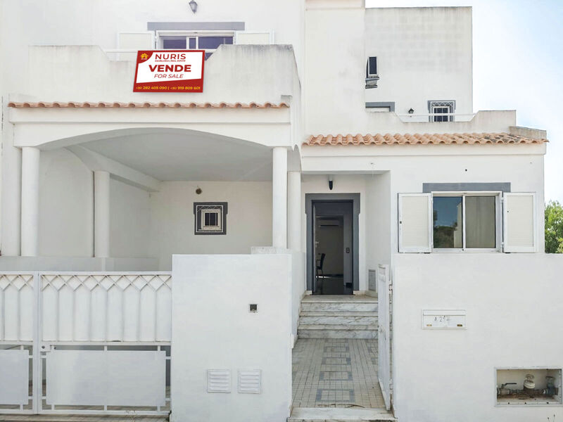 Moradia Remodelada em excelente estado V3+1 Alvor Portimão - garagem, bbq, ar condicionado, isolamento térmico, zona calma, varandas, lareira, terraço, cozinha equipada