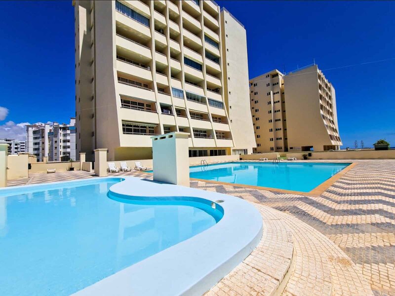 Apartamento T1 com vista mar Praia da Rocha Portimão - garagem, vista mar, mobilado, condomínio privado, piscina, varanda, ar condicionado, equipado