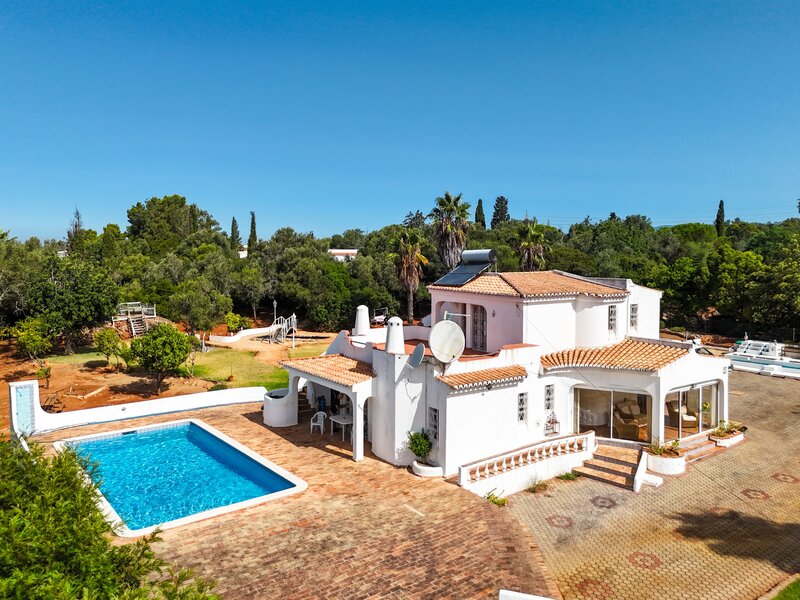 Moradia V3 de luxo Monte Judeu Portimão - garagem, jardim, piscina, lareira, bbq