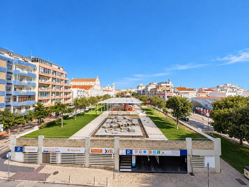 Apartment 2 bedrooms center Portimão - lots of natural light, marquee