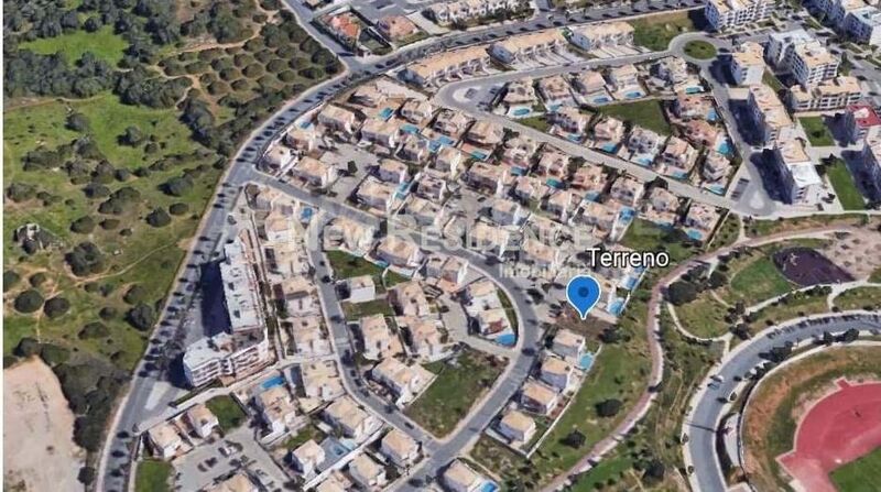 Terreno com 450m2 Albufeira