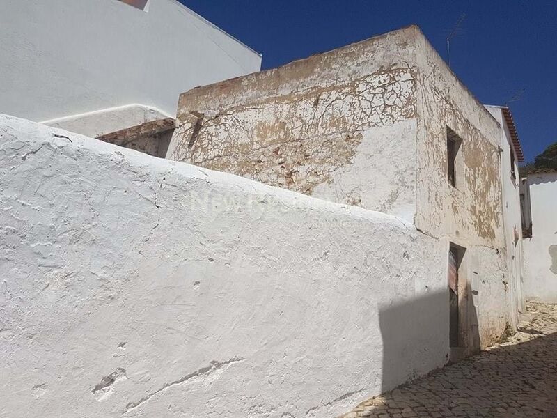 Casa Geminada para reconstruir V2 Loulé Alte