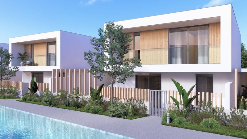 жилой дом V3+1 зеркальная Albufeira Ferreiras - сад, система кондиционирования, солнечные панели, терраса, гараж, закрытый кондоминиум