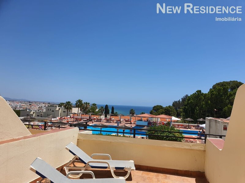 Casa V0 Albufeira - terraço, jardim, ar condicionado, piscina, parque infantil, varanda, zonas verdes, vista mar, cozinha equipada, ténis
