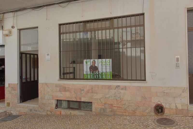 Excelente loja junto ao centro Zona Ribeirinha Portimão - arrecadação