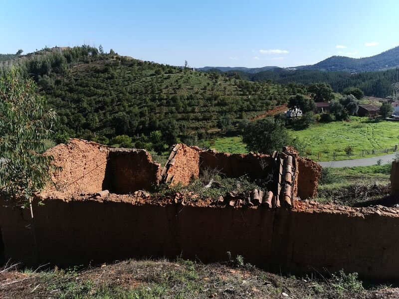 Terreno Agrícola com 5800m2 Corchas Alferce Monchique - furo, água, electricidade