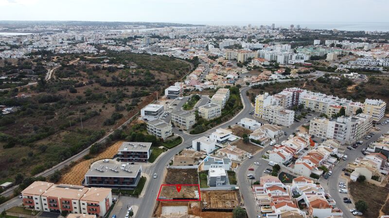 Land with 495sqm Sesmarias Portimão - construction viability
