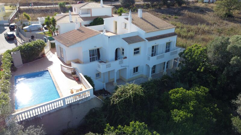 House 4 bedrooms Isolated Vale de França Portimão - fireplace, attic, terrace, plenty of natural light, swimming pool, barbecue, garden