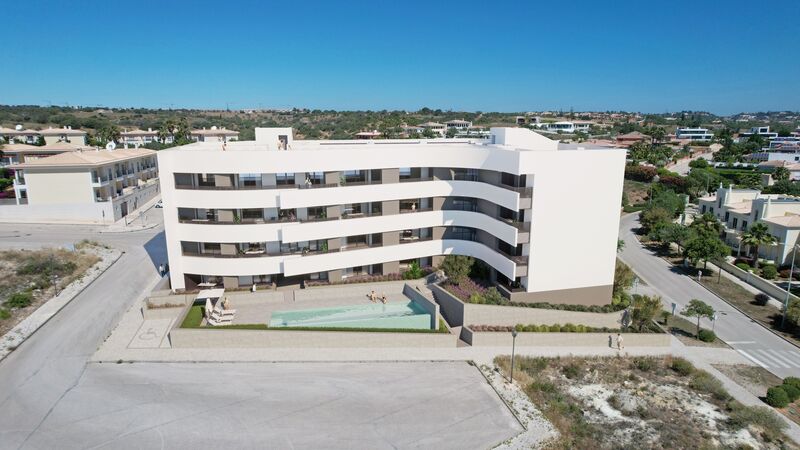 Apartamento novo em construção T2 Porto de Mós São Gonçalo de Lagos - terraço, varandas, piscina, cozinha equipada, ar condicionado