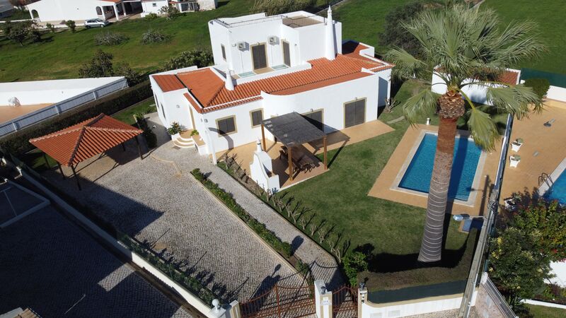 House 5 bedrooms Isolated Vale Rabelho Guia Albufeira - garden, air conditioning, barbecue, swimming pool, parking lot, terrace