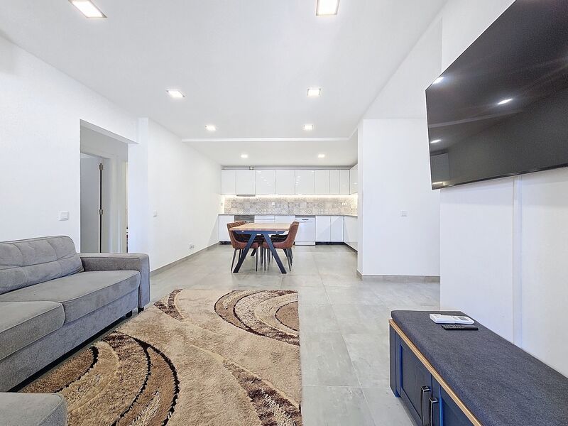 House 5 bedrooms Refurbished Mexilhoeira da Carregação Lagoa (Algarve) - backyard, terrace, equipped kitchen