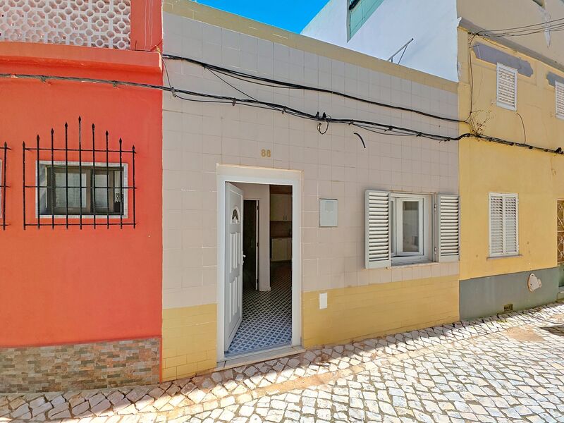 Casa Renovada V1 Centro Portimão - terraço, vidros duplos