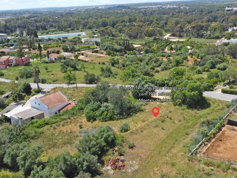 Lote com 1971m2 Montes de Alvor Portimão - água, luz
