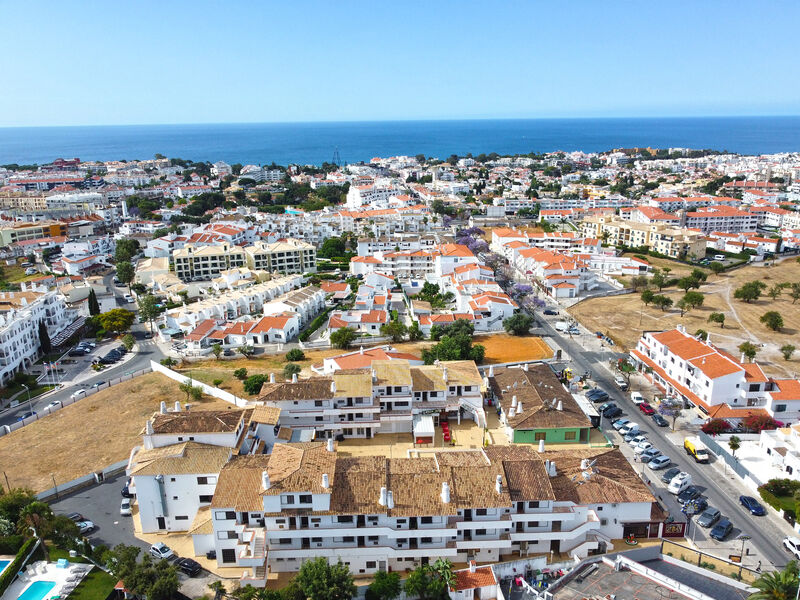 Restaurante Remodelado Montechoro Albufeira - alarme, wc, equipado, terraço, cozinha, garagem