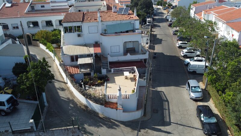 Moradia V4 Mexilhoeira da Carregação Lagoa (Algarve) - garagem, cozinha equipada