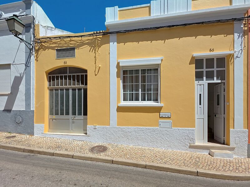 Casa V2+1 Térrea Centro Portimão - quintal, terraço, ar condicionado