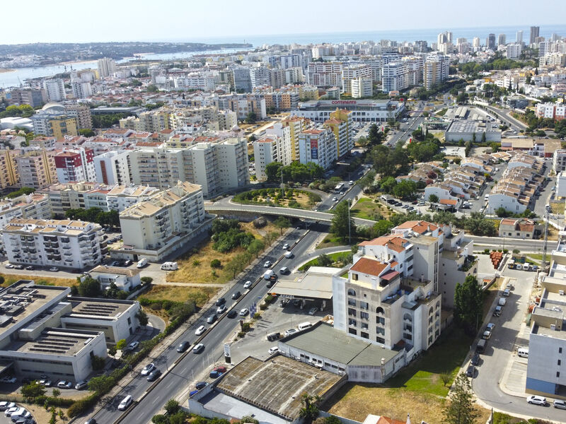 Apartamento com boas áreas T3 Avenida São Lourenço da Barrosa Portimão - varandas, vidros duplos