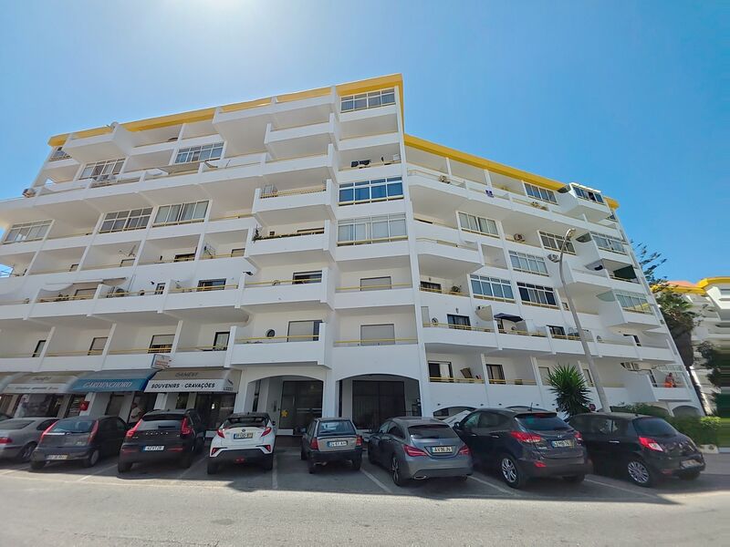 Apartment 2 bedrooms Duplex in good condition Oura Albufeira - great location, balcony, sea view