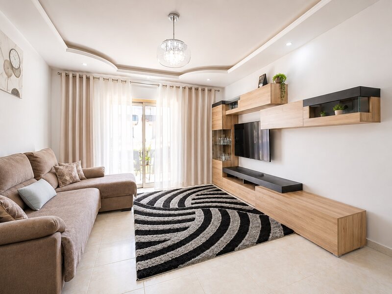 Apartamento T2 em bom estado Chinicato São Gonçalo de Lagos - garagem, depósito, vaga de garagem, vidros duplos, varandas