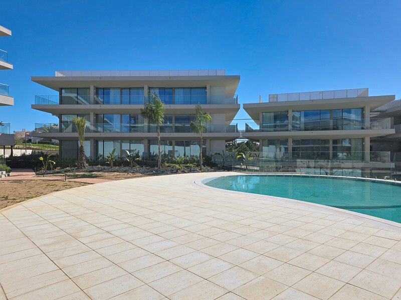 Apartment new 3 bedrooms Lagoa (Algarve) - gardens, terrace, garage, store room, swimming pool, balconies