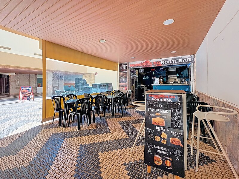 Restaurant Praia da Rocha Portimão - esplanade, garage, great location