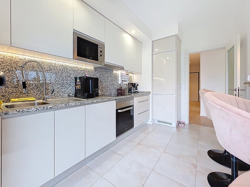 Apartamento T4 de luxo Fojo Portimão - mobilado, varandas, equipado, chão flutuante, chão radiante, ar condicionado, painéis solares, bbq