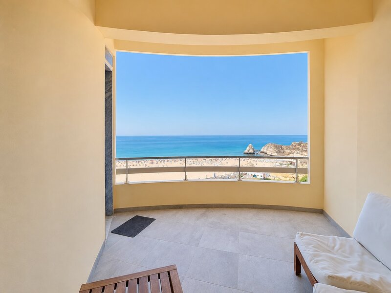 Apartment 2 bedrooms Refurbished Praia da Rocha Portimão - furnished, balcony, equipped