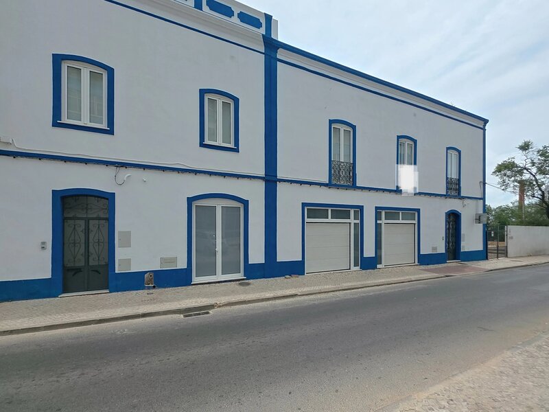 House in the center 7 bedrooms Rua Infante Dom Henrique Portimão - double glazing, garage, air conditioning, gardens, balconies, swimming pool