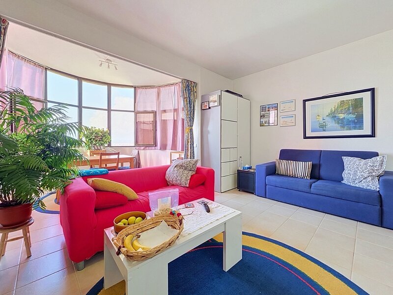 Apartamento T1 Praia da Rocha Portimão - lugar de garagem, arrecadação, varanda, piscina, cozinha equipada, vista mar, ar condicionado