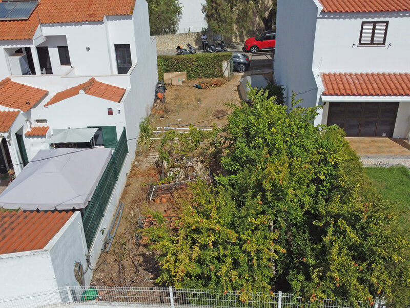 Land with 193sqm Bemposta Alvor Portimão - electricity, water, easy access