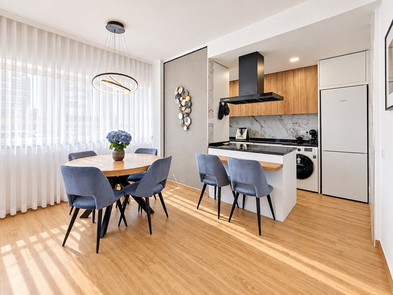 Apartamento Remodelado perto da praia T2 Praia da Rocha Portimão - alarme, mobilado, lareira, ar condicionado, equipado, vidros duplos