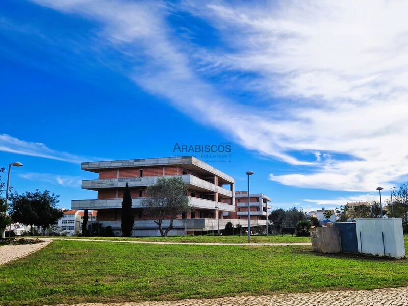 Apartamento T3 em construção Portimão - Vale Lagar - ar condicionado, piscina, piso radiante, painel solar, garagem, condomínio privado, varandas