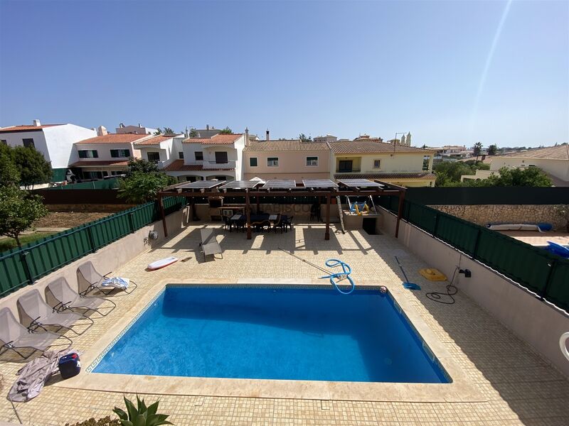 Moradia V4 Lagoa - Bela Vista Lagoa (Algarve) - garagem, ar condicionado, painéis solares, piscina, jardim, varandas