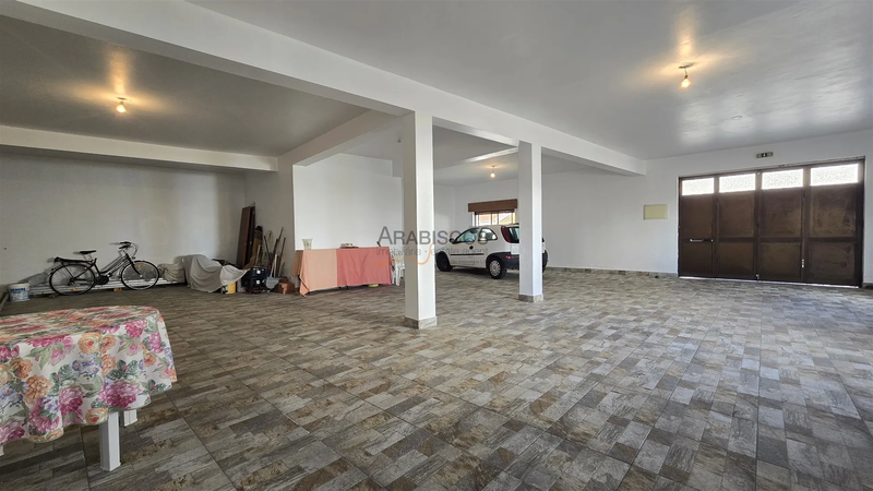 Armazém Industrial com 170m2 Montes de Alvor - Centro Portimão - fácil acesso