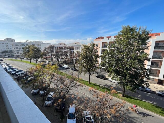 Apartment 2 bedrooms Quarteira Loulé - store room, double glazing, air conditioning, balcony