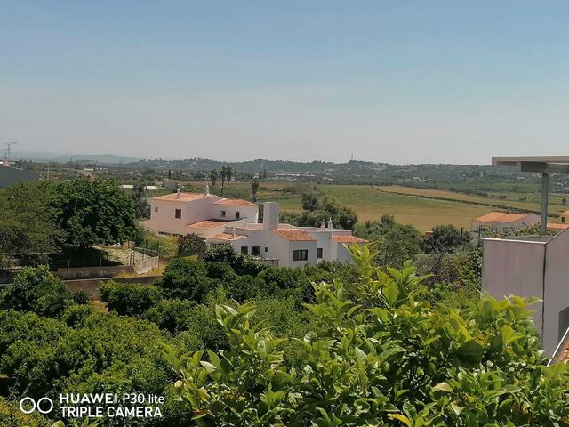 House V4 Lagoa Lagoa (Algarve) - balcony, attic, excellent location, backyard, barbecue