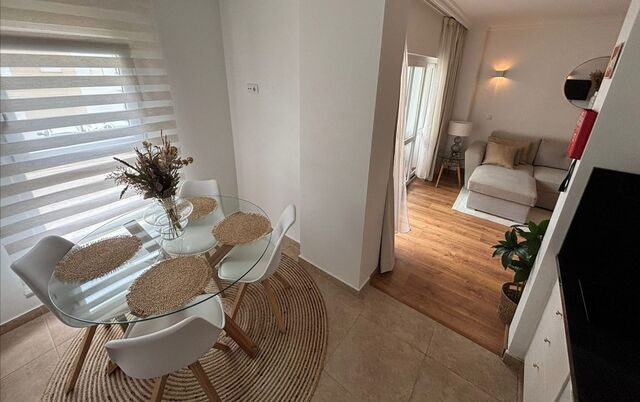 Apartamento Remodelado Portimão - ar condicionado, excelente localização, varanda