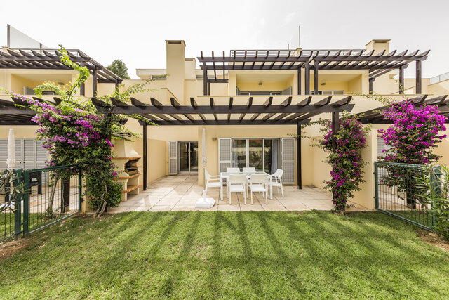 House 2 bedrooms townhouse Vilamoura Quarteira Loulé - equipped, private condominium, gated community, garden, barbecue, terraces