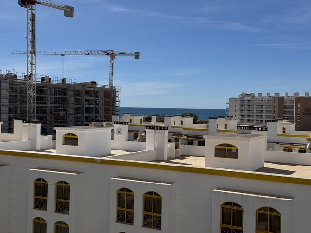 Apartment 4 bedrooms As new excellent condition Quarteira Loulé - equipped, store room, furnished, balconies, sea view, garage