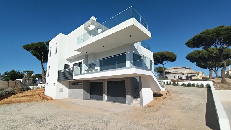 Casa nova V4 Fonte Santa Quarteira Loulé - cozinha equipada, garagem, piscina, bbq