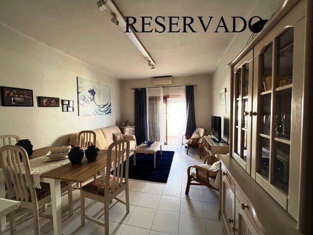 Apartamento com vista mar T2 Alporchinhos Porches Lagoa (Algarve) - arrecadação, varanda, vista mar, piscina, equipado, cozinha equipada, 2º andar, mobilado, zona calma
