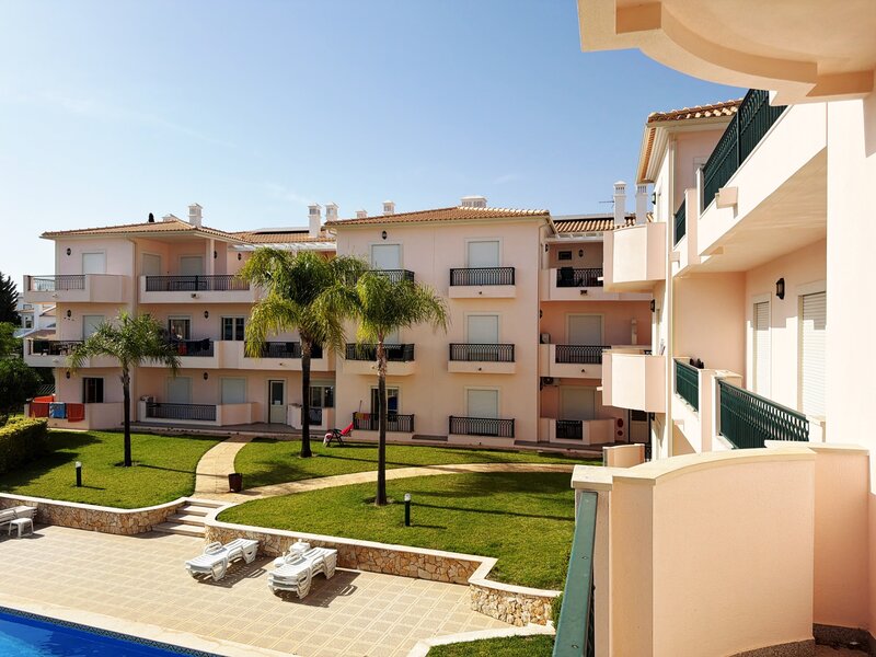 Apartment 2 bedrooms Olhos de Água Albufeira - swimming pool, condominium, playground, garage, balconies, equipped, air conditioning, furnished, tennis court, gardens