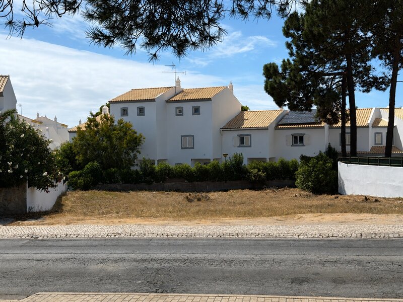 Land Urban with 350sqm Falésia Olhos de Água Albufeira - water