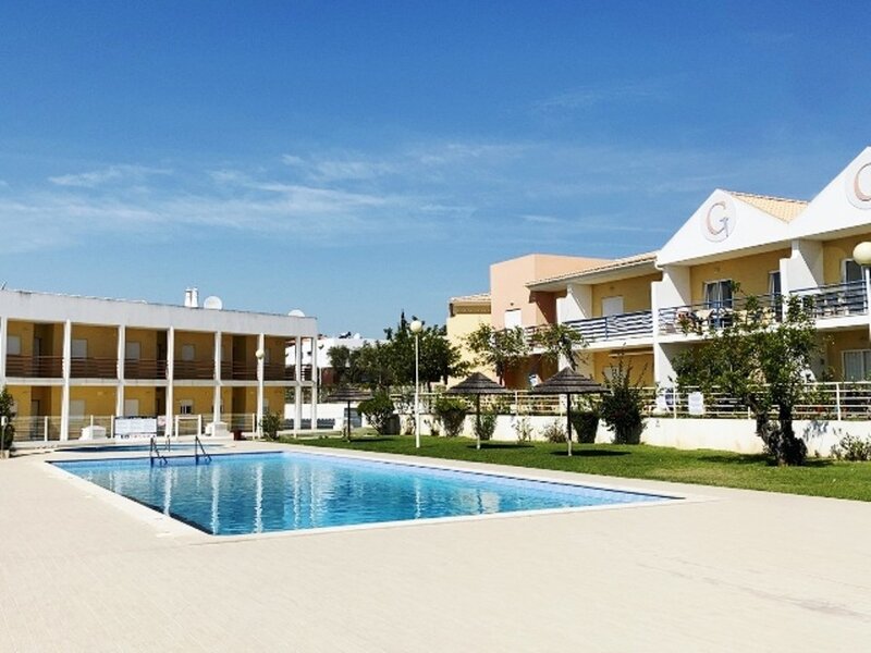 Apartment near the beach 2 bedrooms Guia Albufeira - playground, store room, gated community, balcony, swimming pool, gardens, kitchen, barbecue, garage