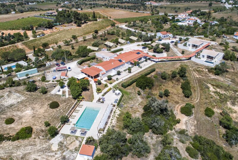 Casa V17 Lagoa Vila Nova de Famalicão para vender - ar condicionado, bbq, piscina, parque infantil