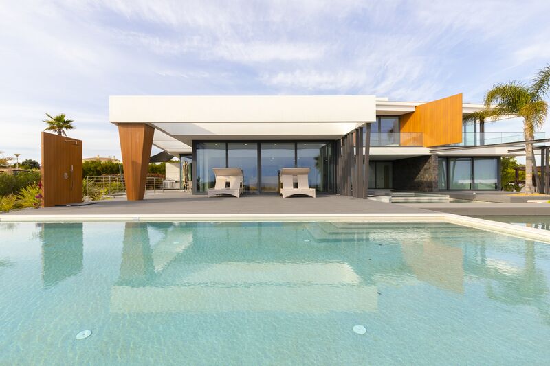 Venda Moradia V4 Lagoa Vila Nova de Famalicão - terraços, vista mar, jardim, alarme, piscina, garagem