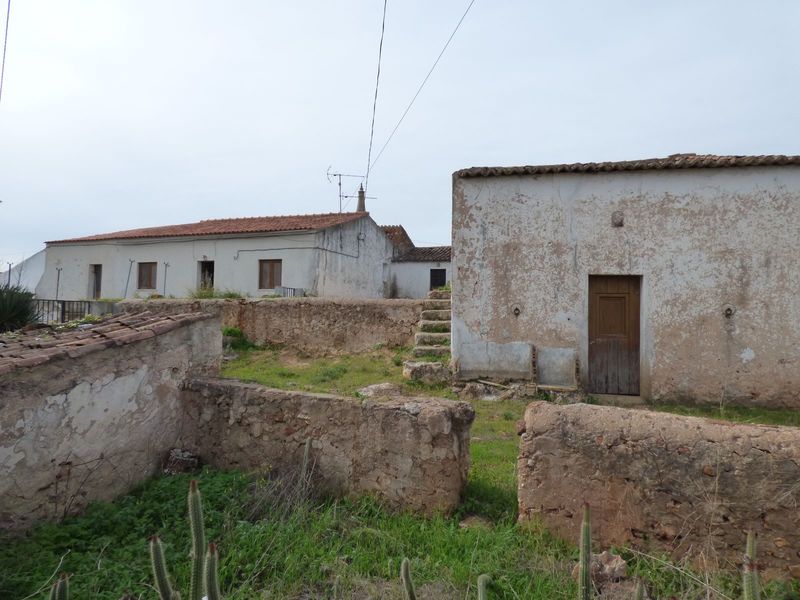 Quinta V4+1 Silves - bons acessos, electricidade, água
