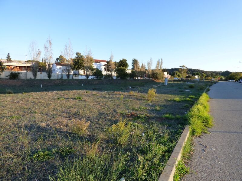 Lote de terreno com 1050m2 Silves