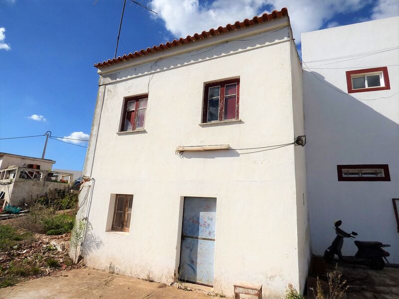 Casa Geminada no campo V3 à venda Silves - arrecadação